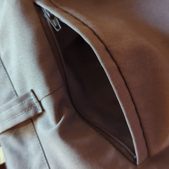 Bluffworks NYC Mens 30x32 Regular Tan Performance Chino Casual Pants EUC - Picture 5 of 10